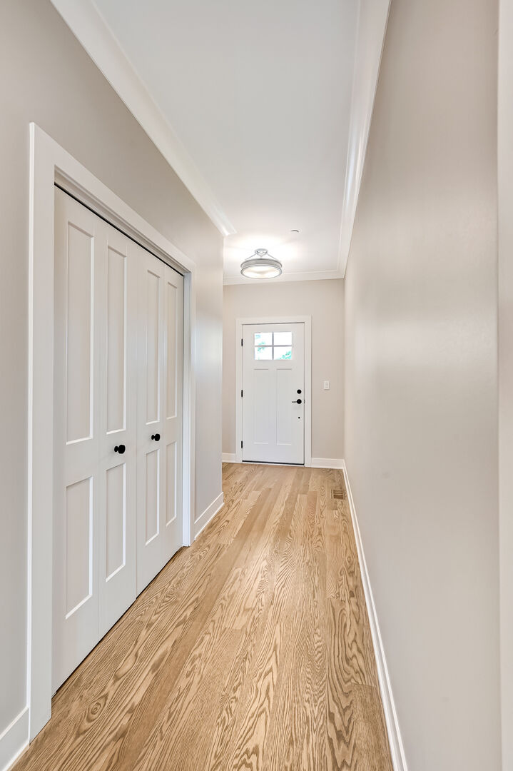 Property Photo:  131 Harding Court  IL 60137 