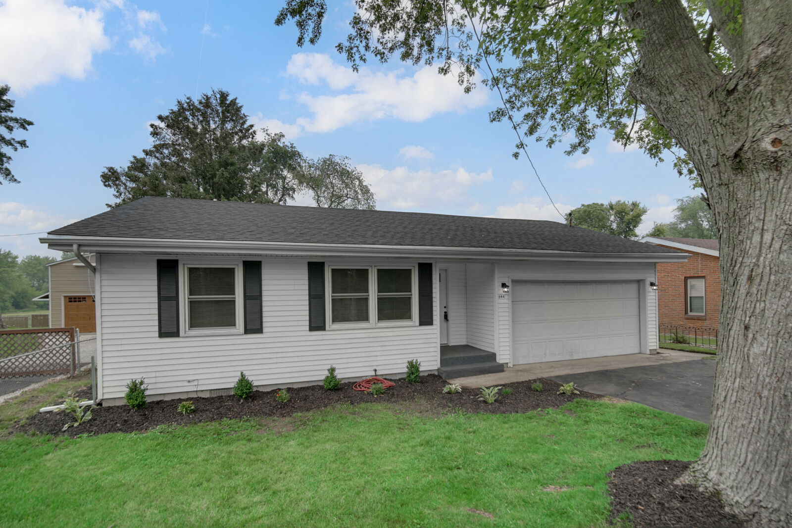 Property Photo: 6441 E Flora Street IL 60901