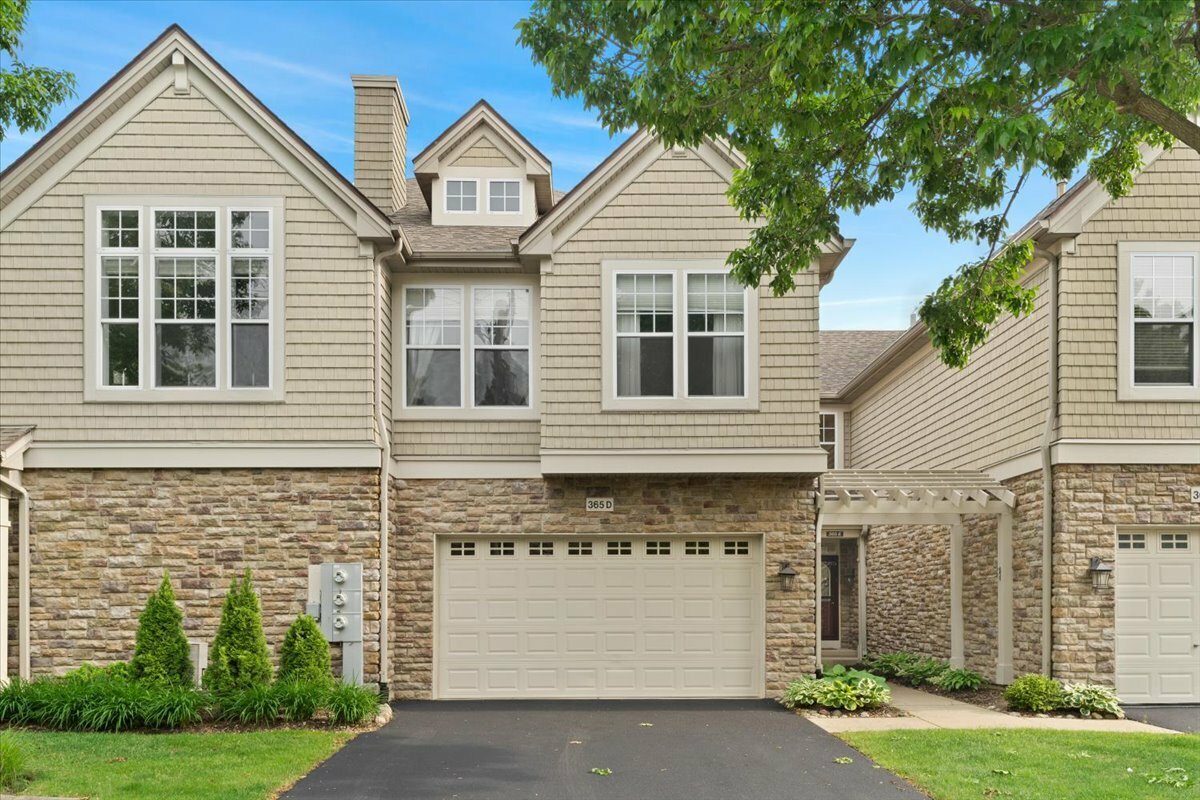 365 Lake Avenue D  Wauconda IL 60084 photo