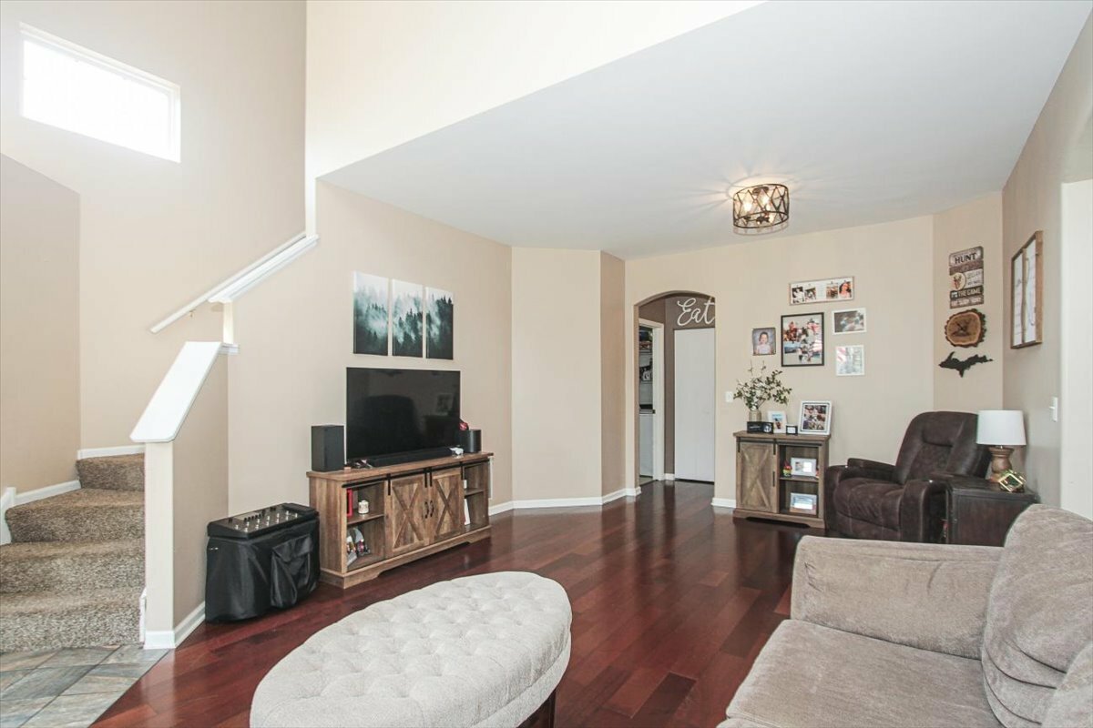 Property Photo: 257 Grays Drive IL 60543