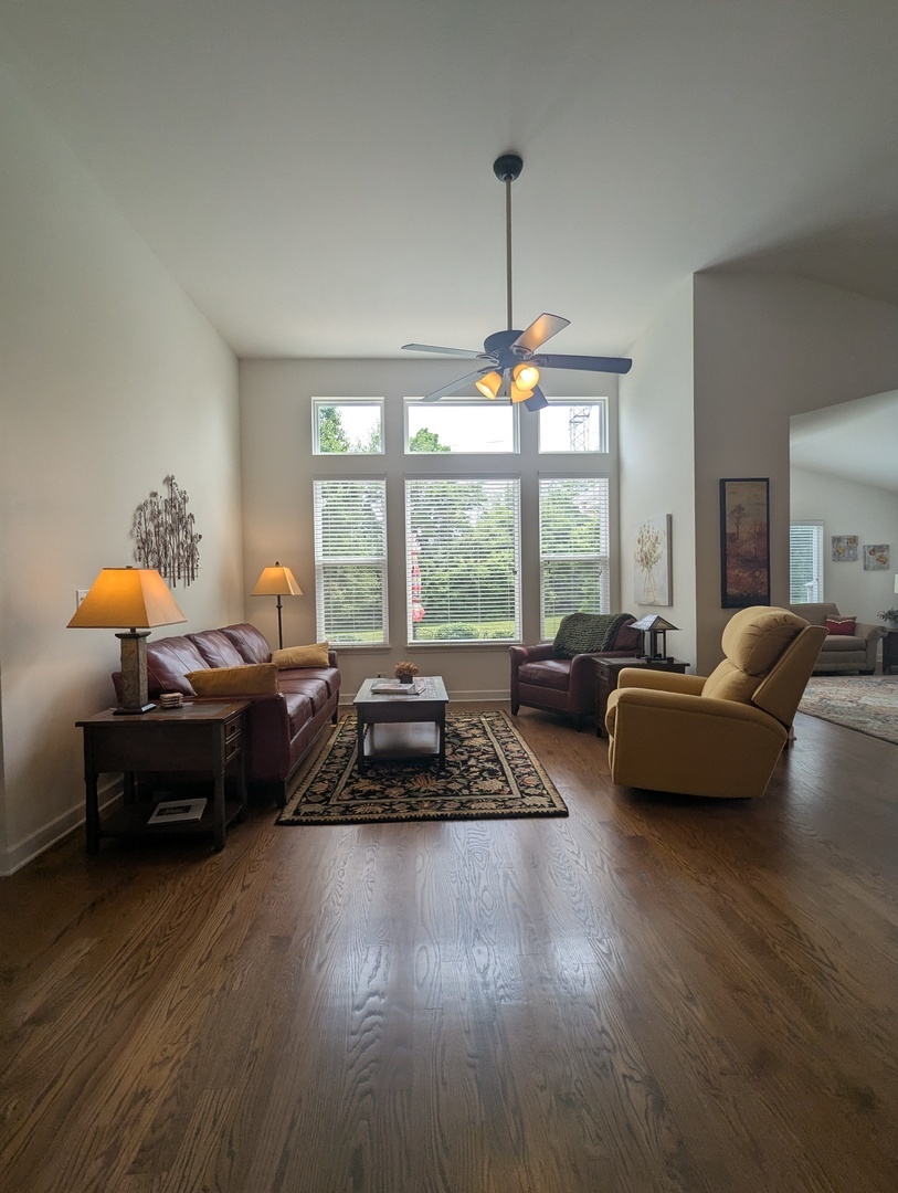 Property Photo: 1471 Baroque Avenue IL 60073