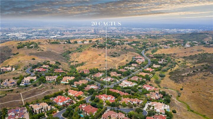 Property Photo: 20 Cactus CA 92603