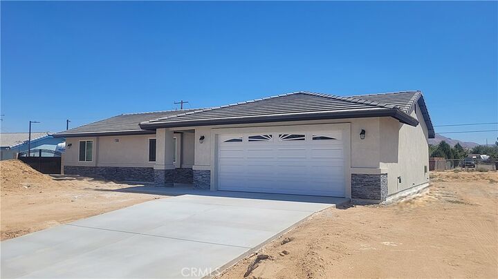 Property Photo:  21109 Sioux Road  CA 92308 