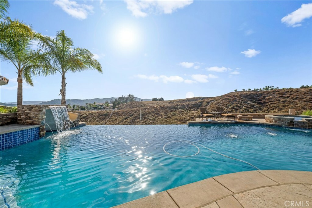 Property Photo: 43845 Calle De Velardo CA 92592