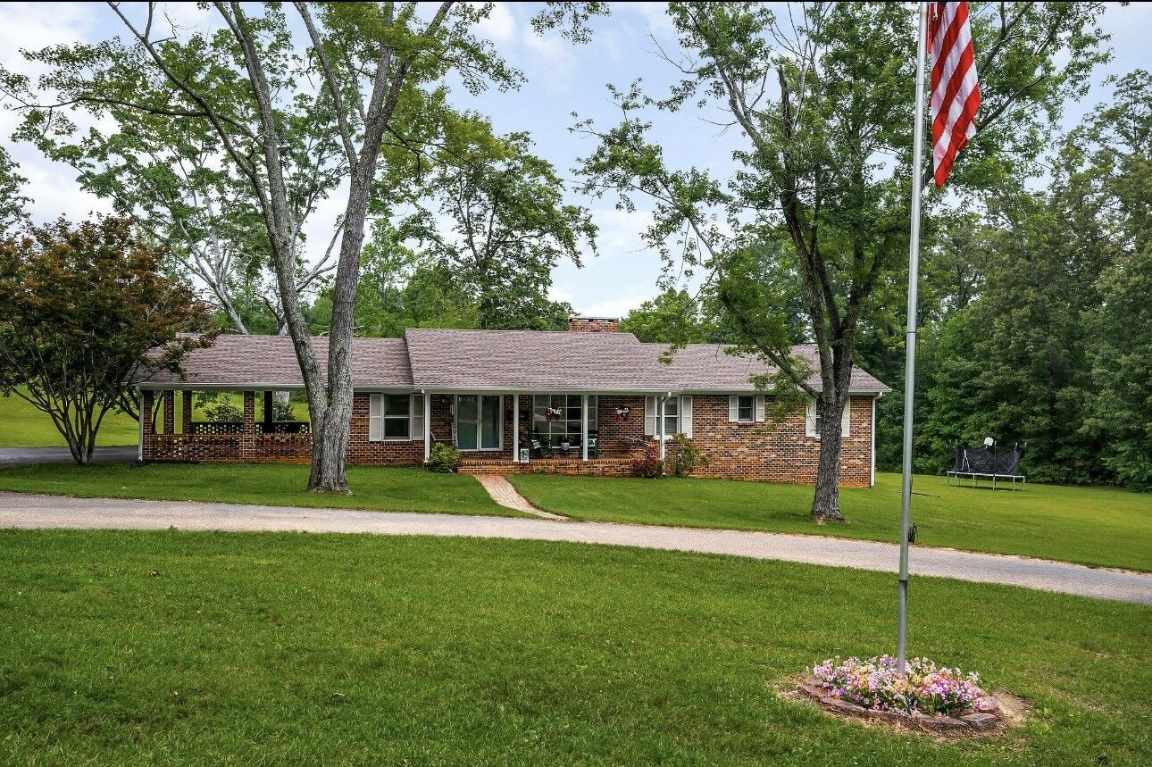 Property Photo:  526 Margaret Cir  TN 37110 