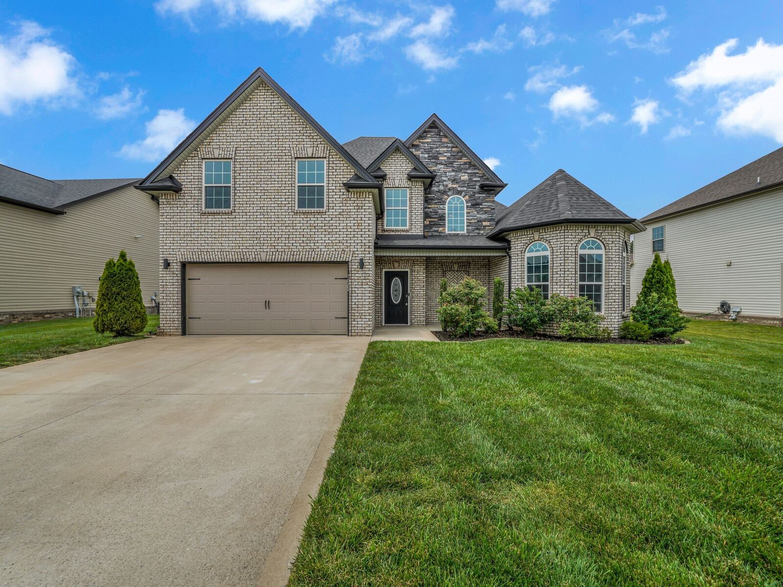 Property Photo:  1012 Meadowview Ln  TN 37040 
