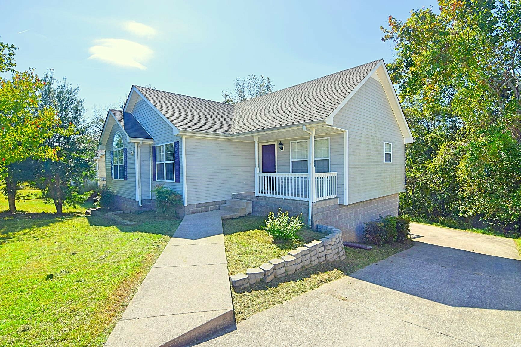 Property Photo: 1006 Granny White Rd TN 37040