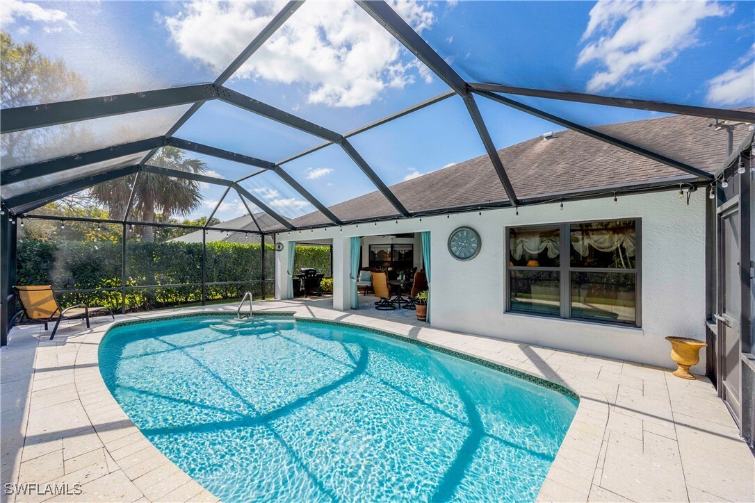Property Photo: 520 Raven Way FL 34110