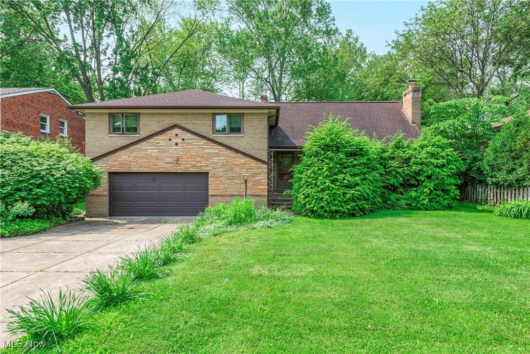 Property Photo: 29511 W Oakland Road OH 44140