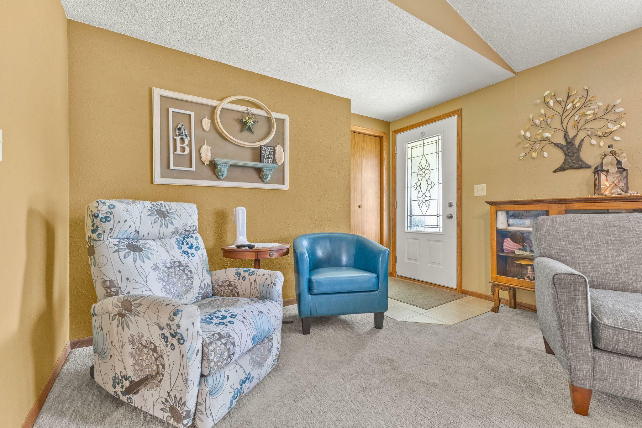 Property Photo:  708 Hill Street W  MN 56374 