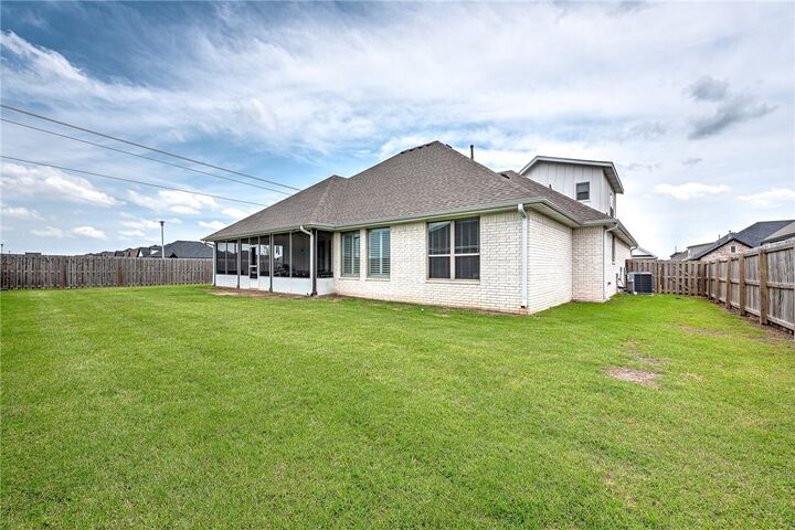 Property Photo: 1300 Eureka Road AR 72719