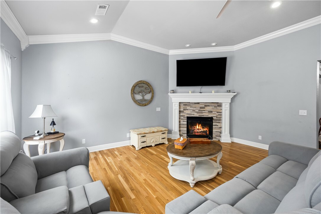 Property Photo: 6645 Valley View Road AR 72758