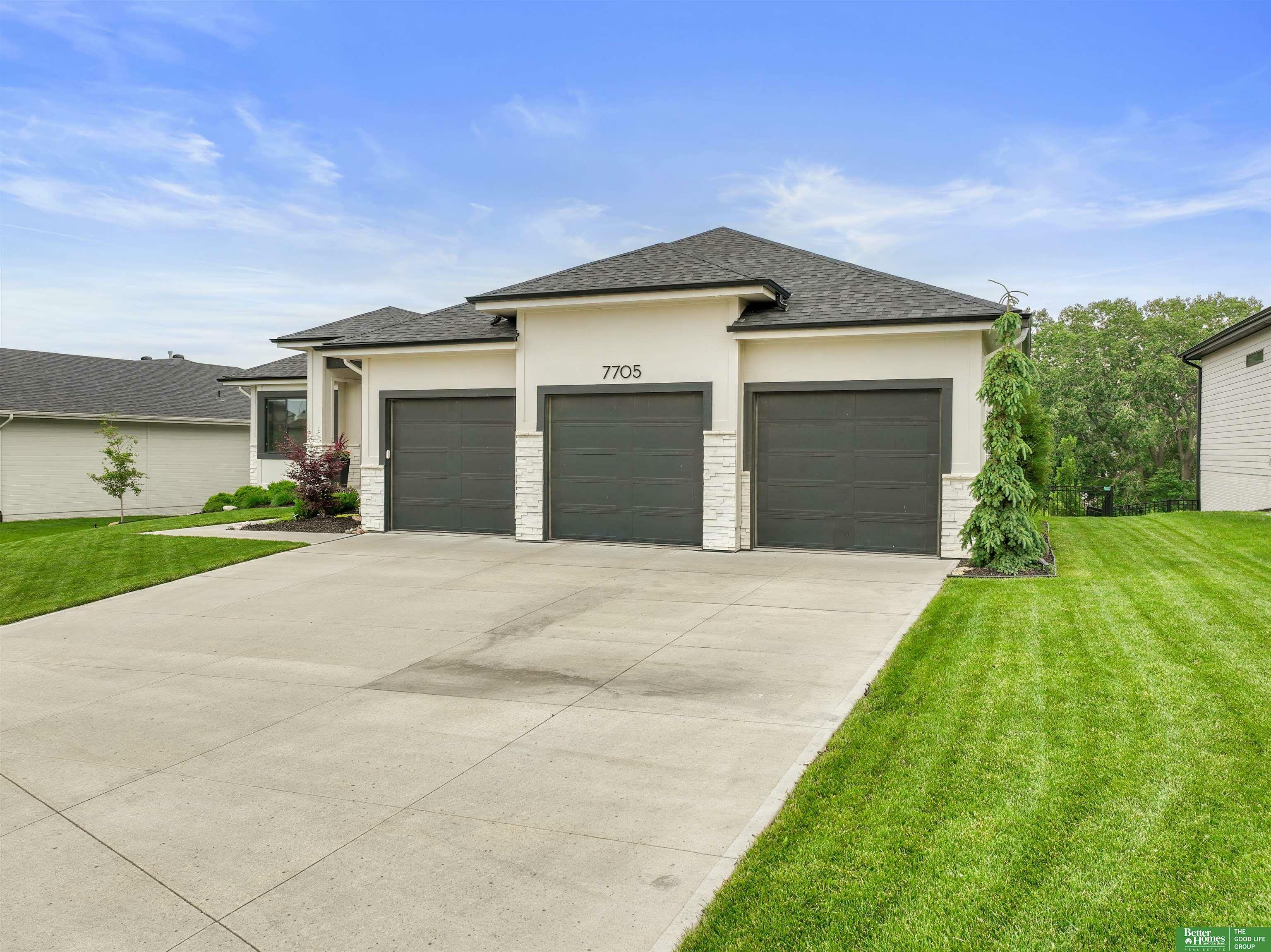 Property Photo: 7705 N 167 Street NE 68007