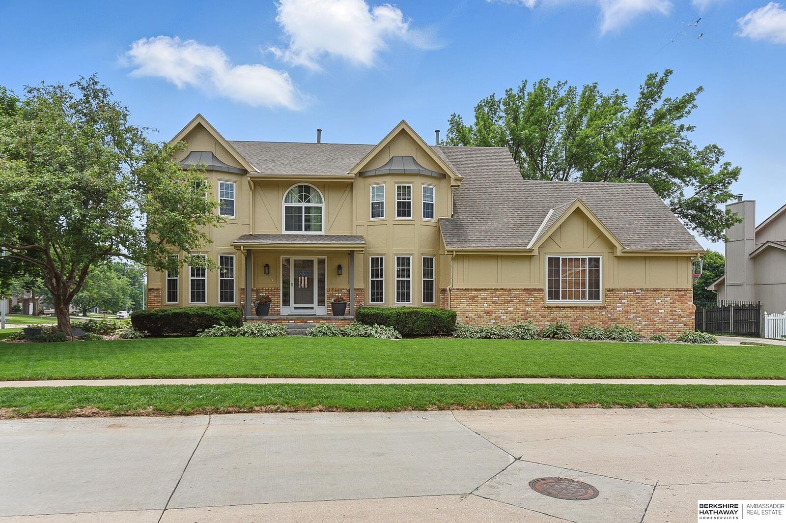 Property Photo: 2468 N 148th Street NE 68116