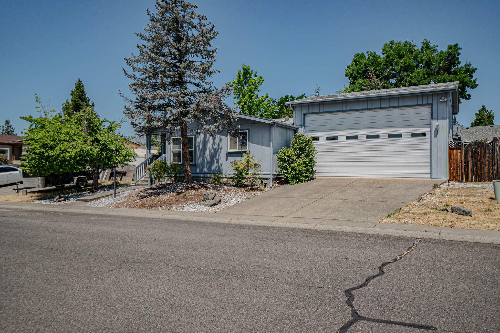 Property Photo:  125 Osprey Drive  OR 97524 