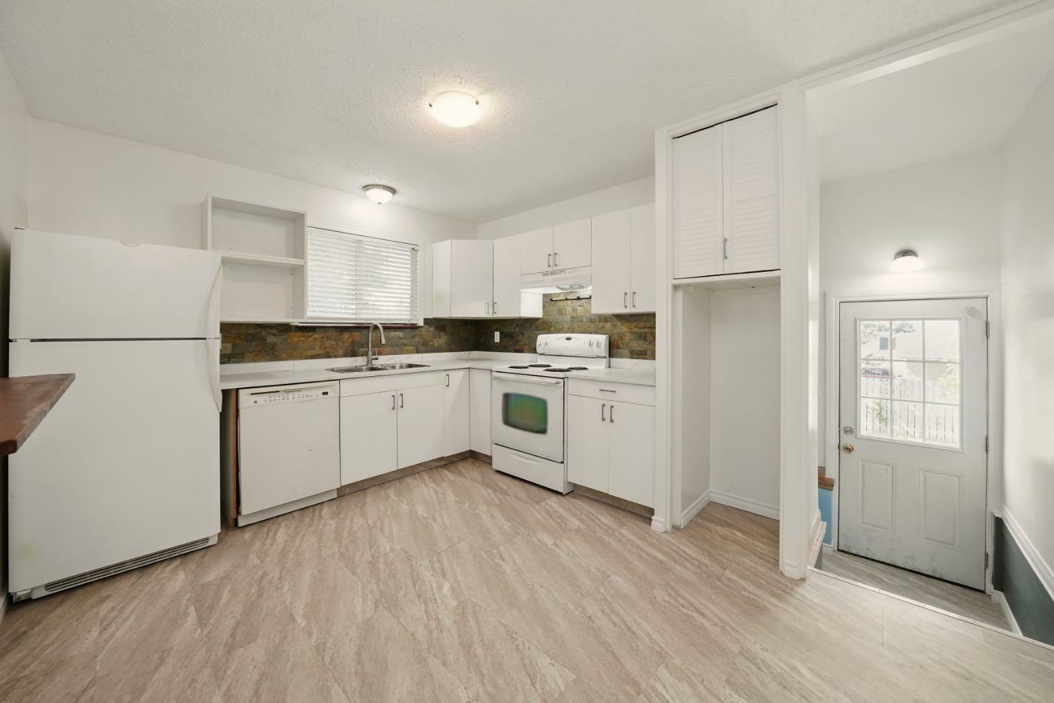 Property Photo: 18 Fir Street AB T4N 4Y2