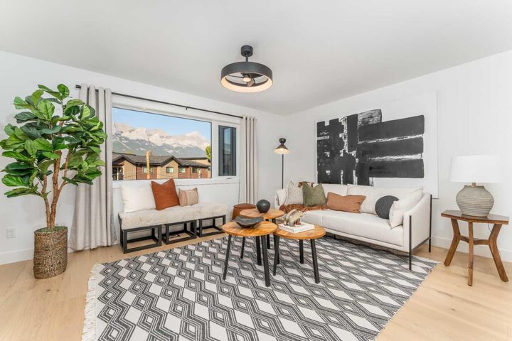 Property Photo:  1413 Mountain Avenue 104  AB T1W 1M3 