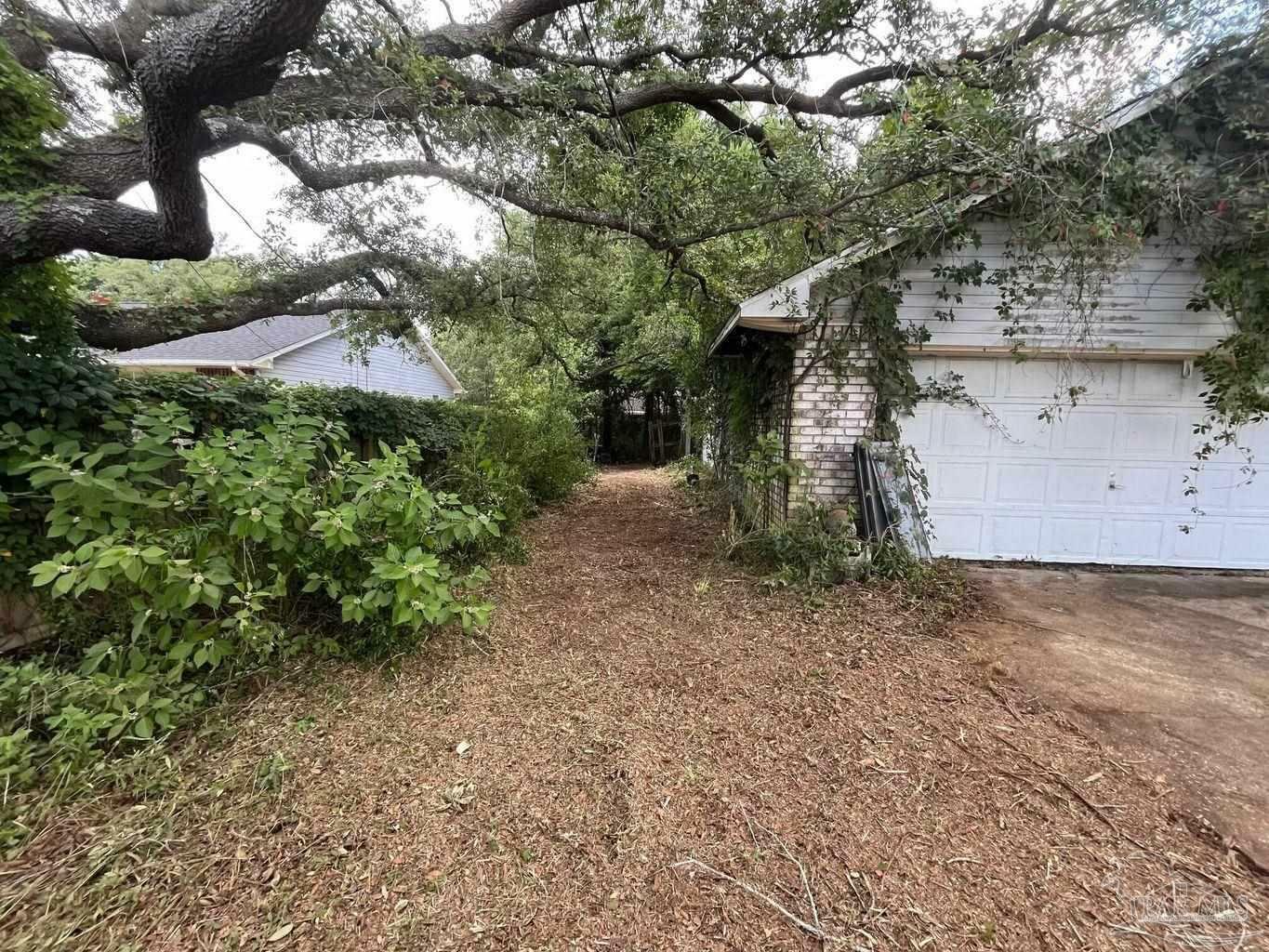 Property Photo: 2731 Shoreview Ct FL 32566