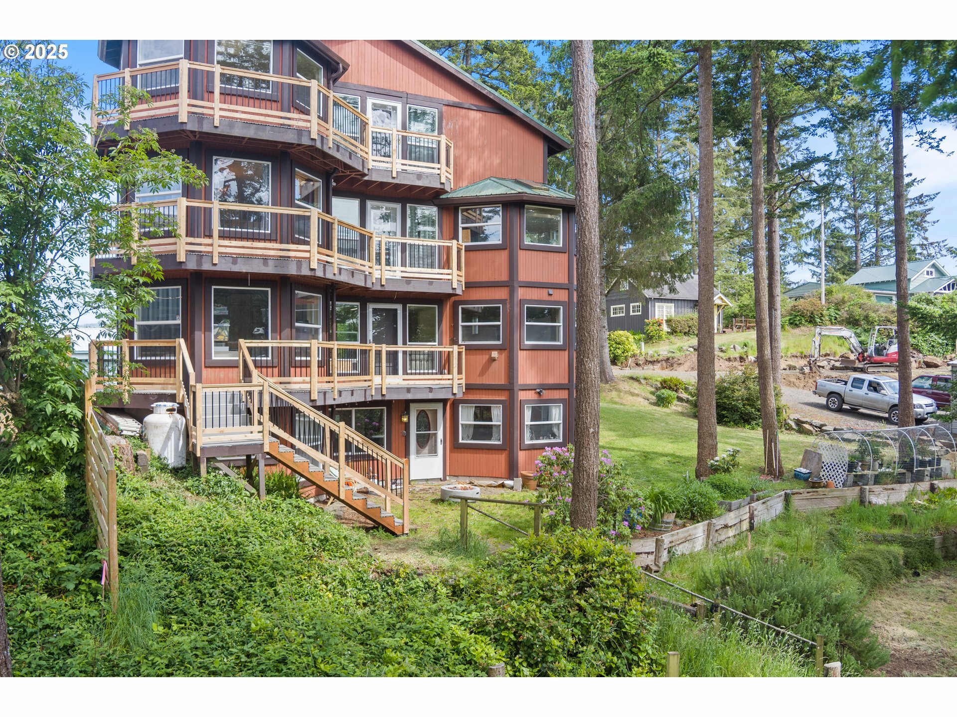 Property Photo: 34700 Hill St OR 97135