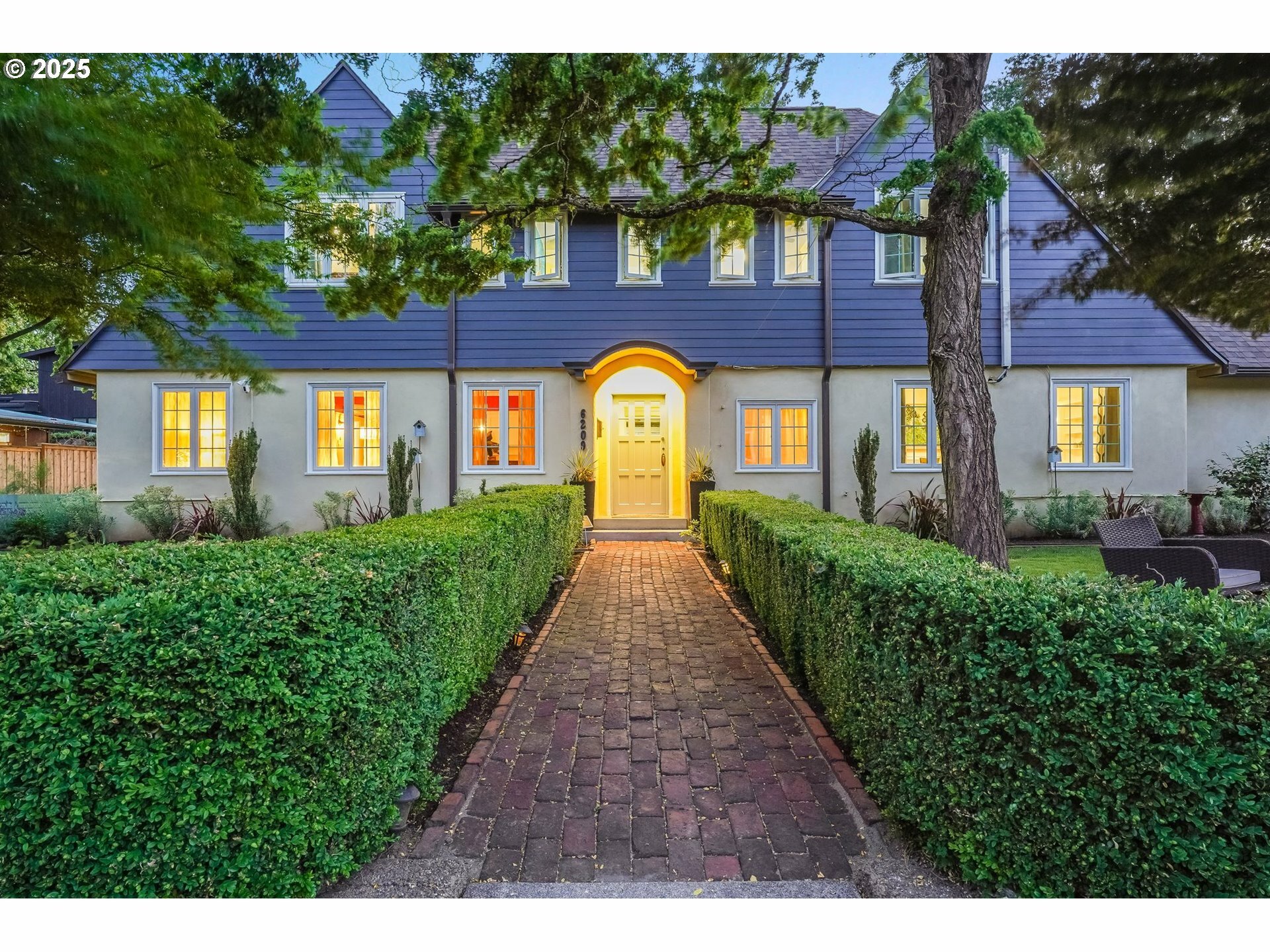 Property Photo: 6209 SE 13th Ave OR 97202