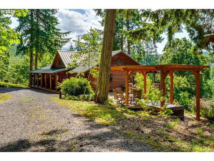 Property Photo: 86561 R R Baker Rd OR 97478