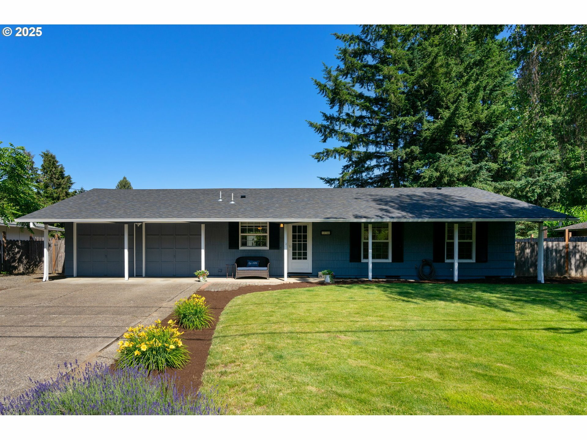 Property Photo: 18344 Terry Ave OR 97035