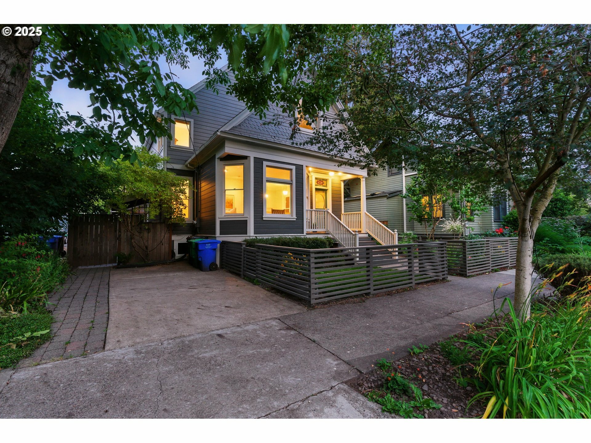 Property Photo: 1912 NE 11th Ave OR 97212