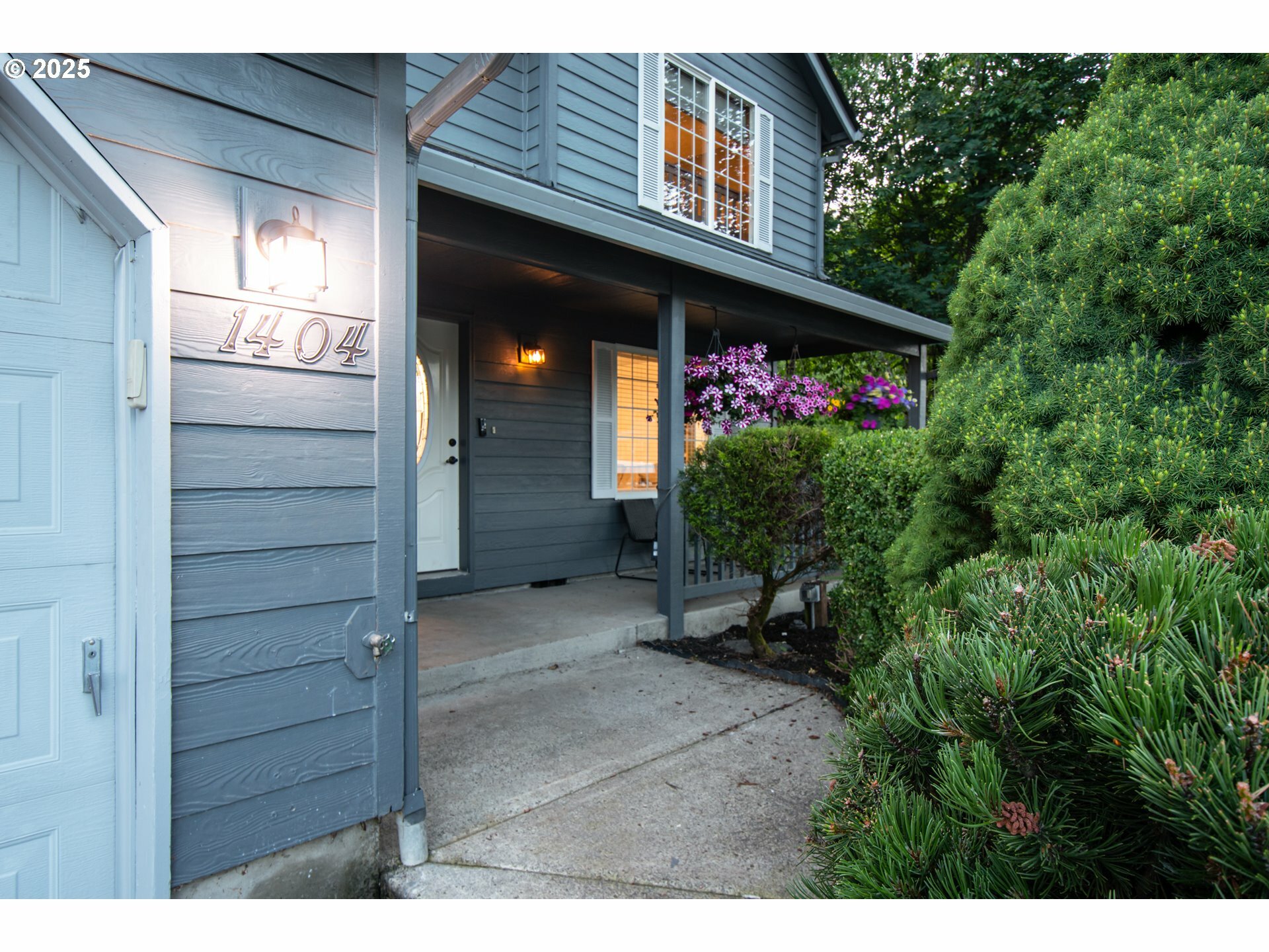 Property Photo: 1404 NW 2nd Ave WA 98604