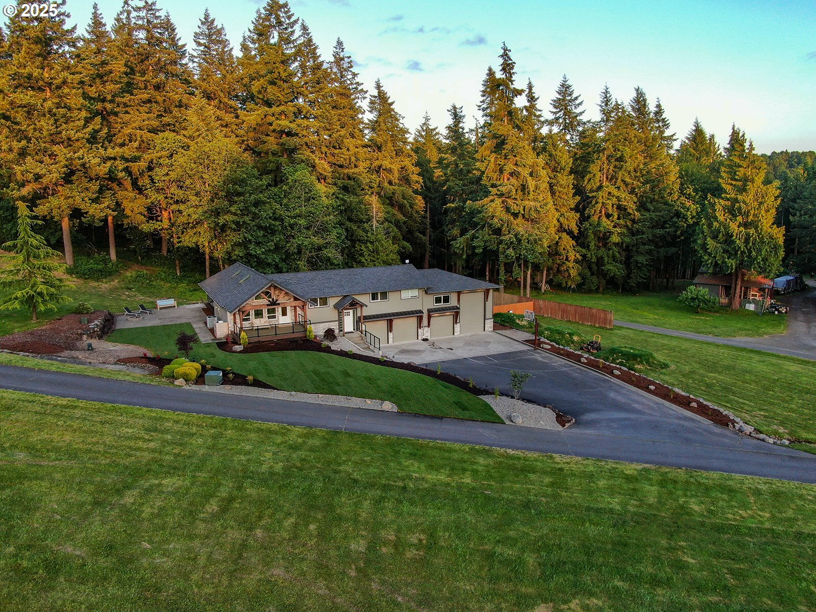 Property Photo: 230 Pare Rd WA 98626