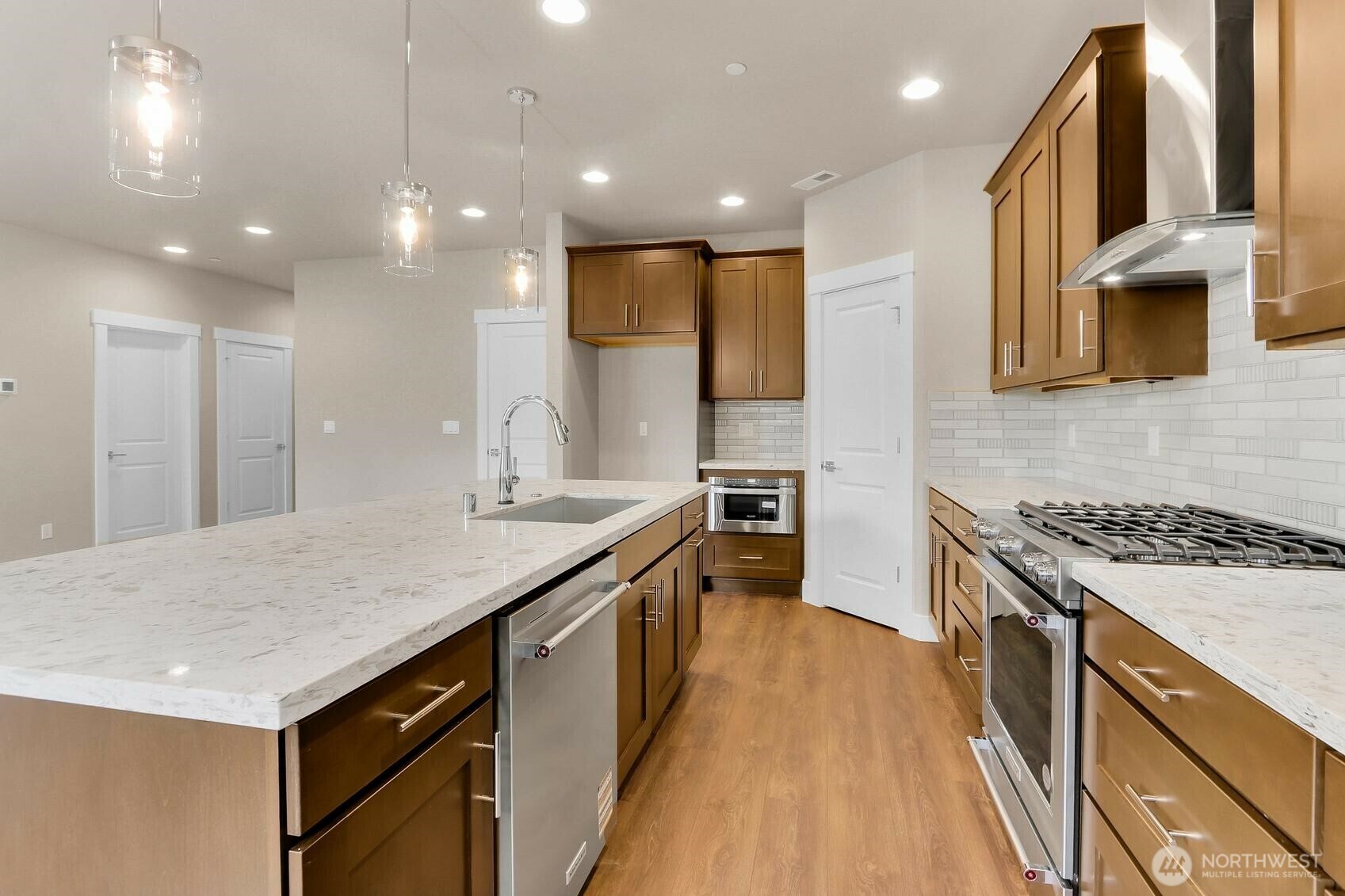 Property Photo:  14129  15th Avenue W  WA 98087 