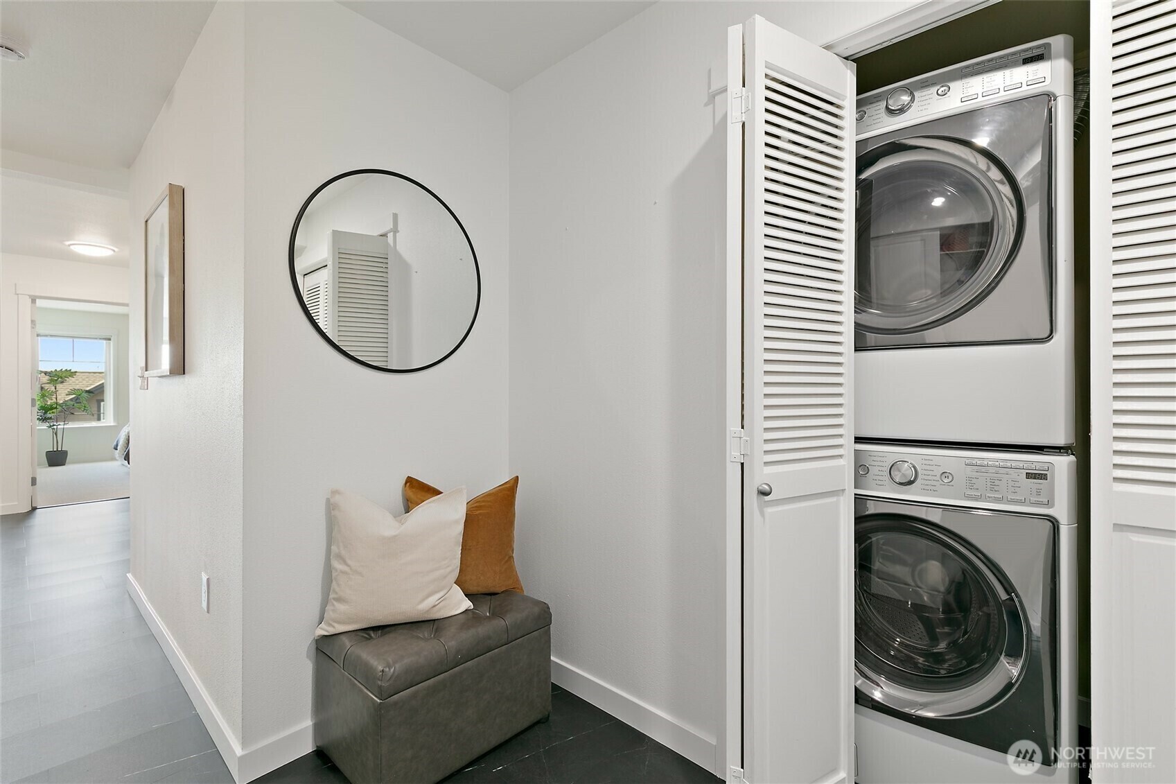 Property Photo: 1909 10th Avenue W 203 WA 98119
