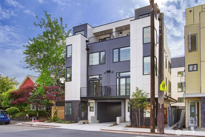 Property Photo:  1301 A  31st Avenue S  WA 98144 