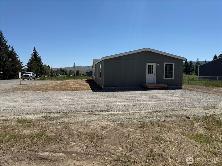 Property Photo: 117 S Greene Street WA 98858