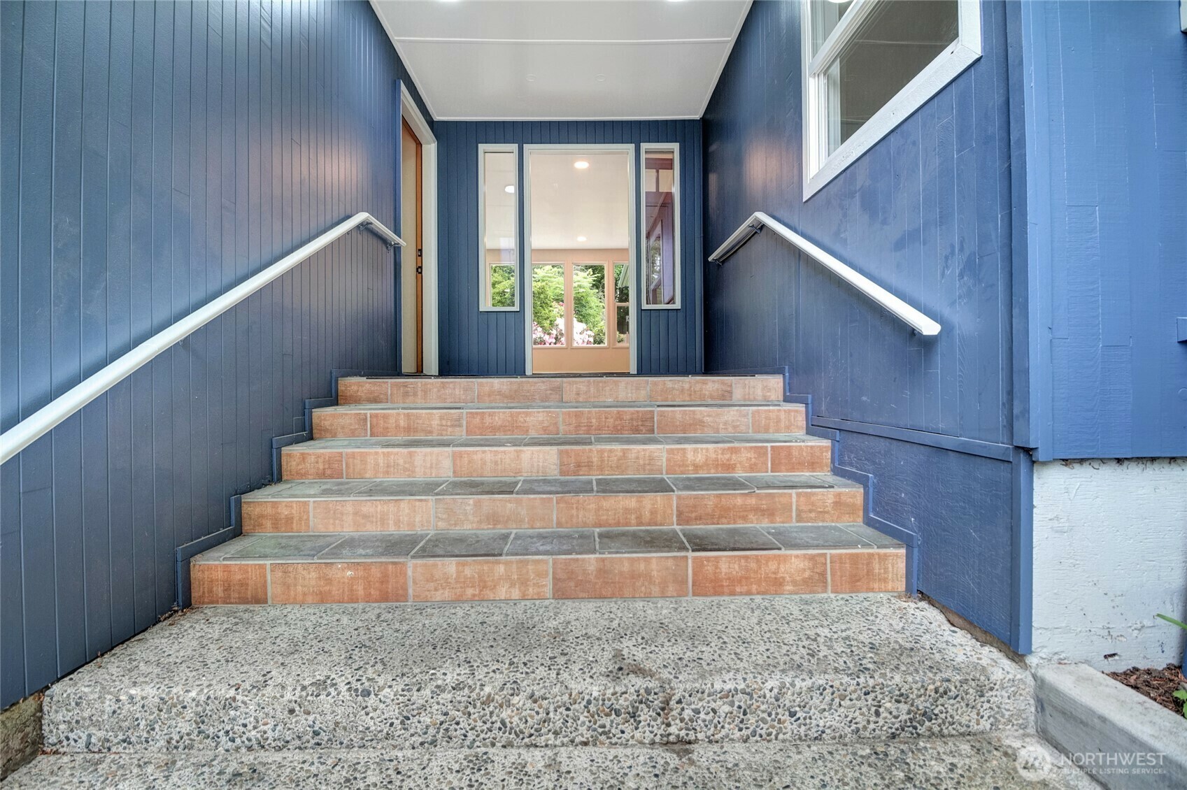 Property Photo: 12415 NE 109th Pl WA 98033