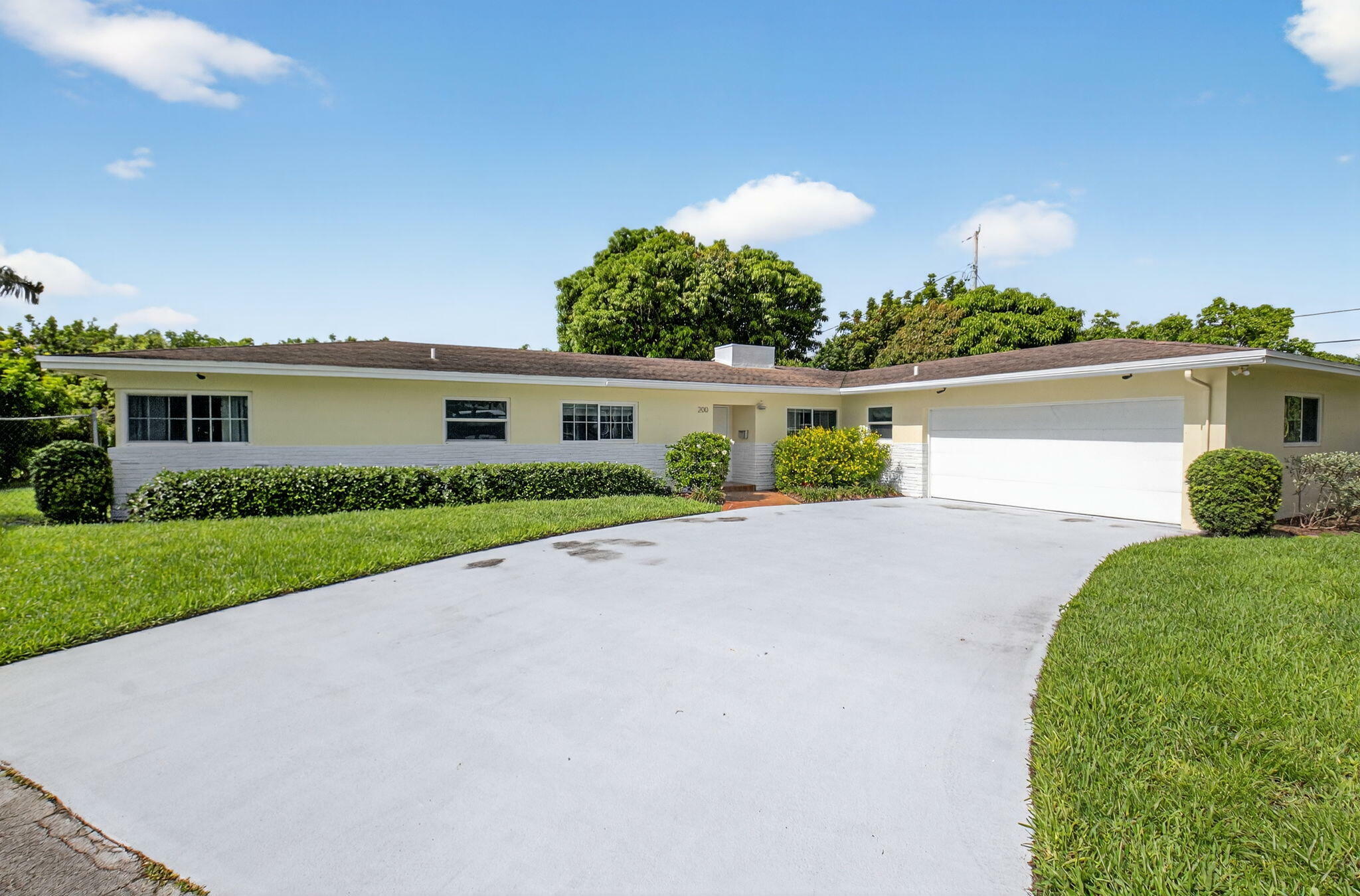 Property Photo: 200 NW 2nd Street FL 33444