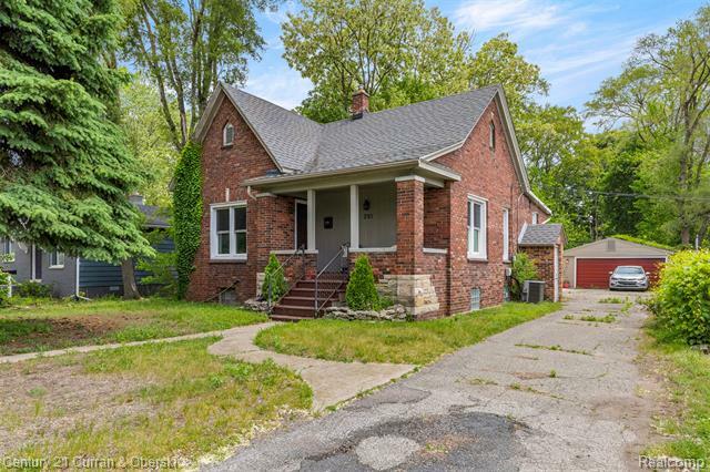 Property Photo:  210 Saint Louis Street  MI 48220 