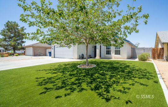 Property Photo: 725 S Alvord St CA 93555