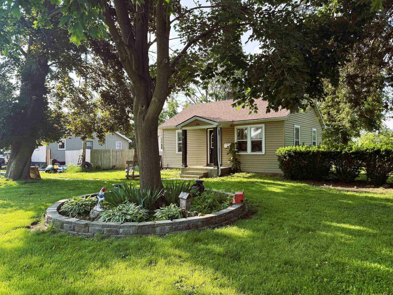Property Photo:  216 Kellogg Avenue  WI 53546 
