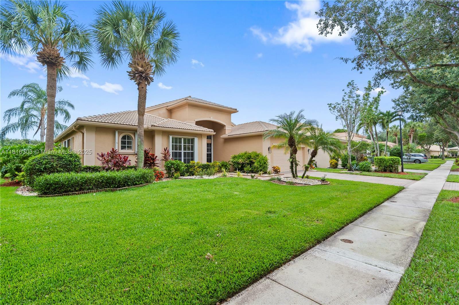 Property Photo: 7215 Great Falls Cir FL 33437