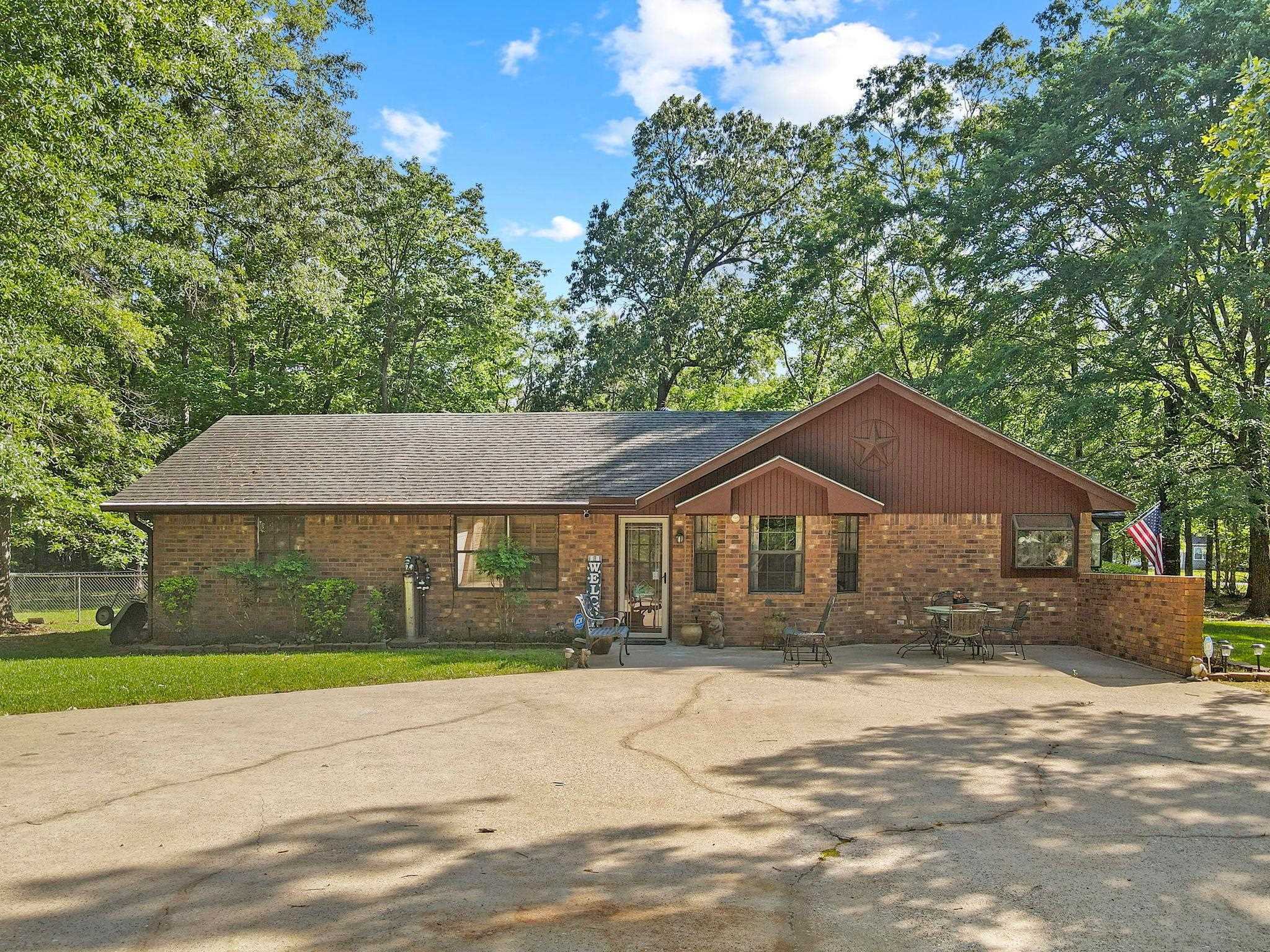 Property Photo: 2506 Ashy TX 77662