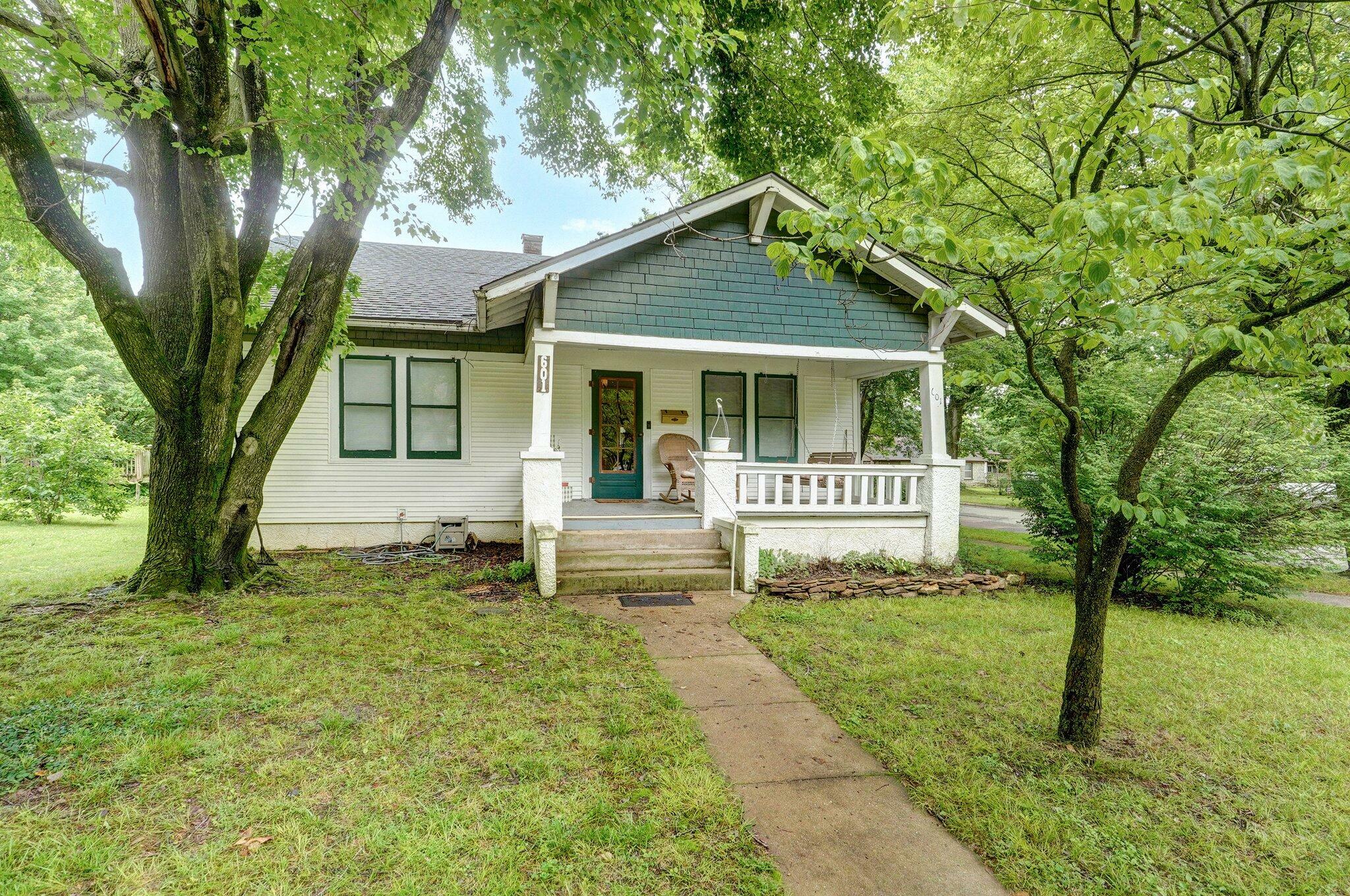Property Photo: 601 S Madison Avenue MO 65605