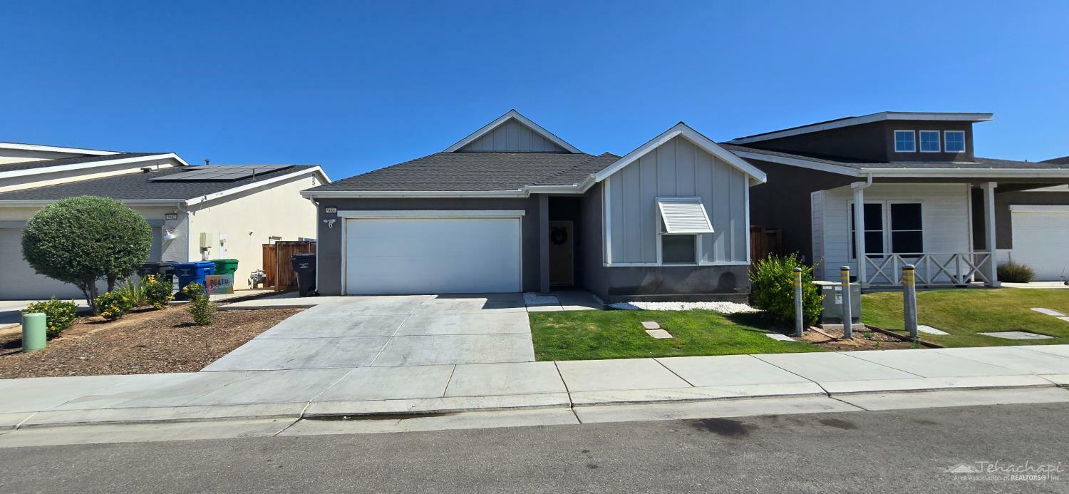 Property Photo: 9606 Silver Falls Lane CA 93263