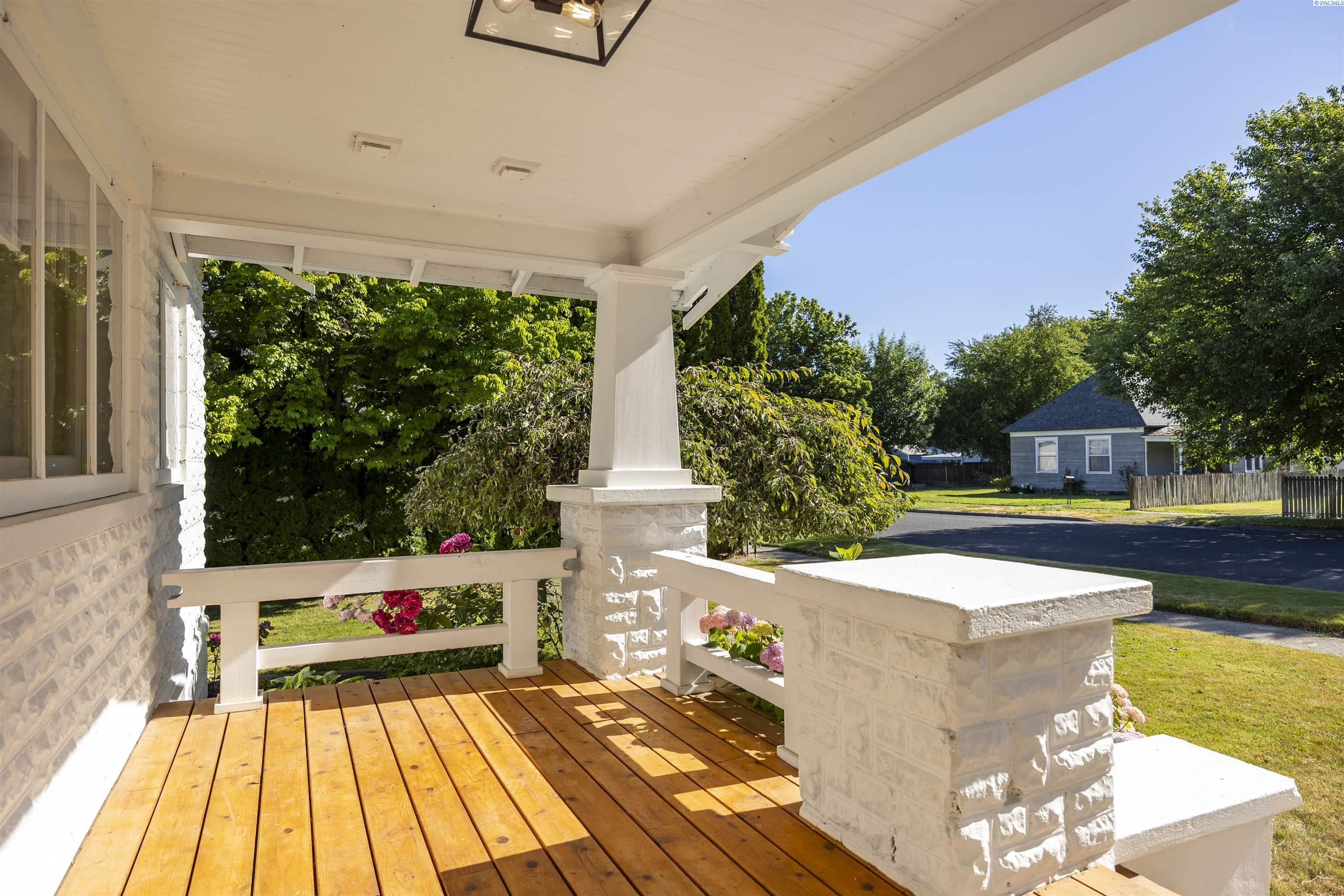 Property Photo:  837 Court Street  WA 99350 