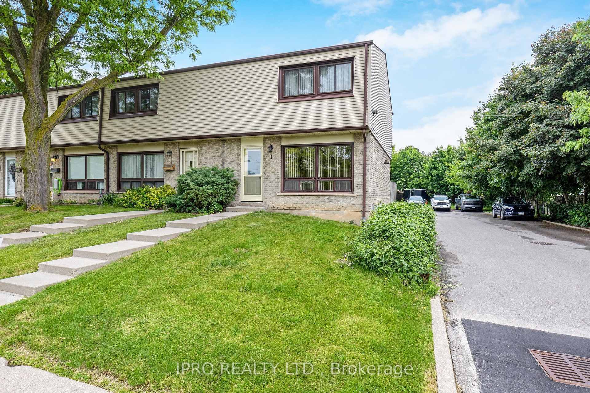 Property Photo: 108 Sinclair Avenue 1 ON L7G 1J4