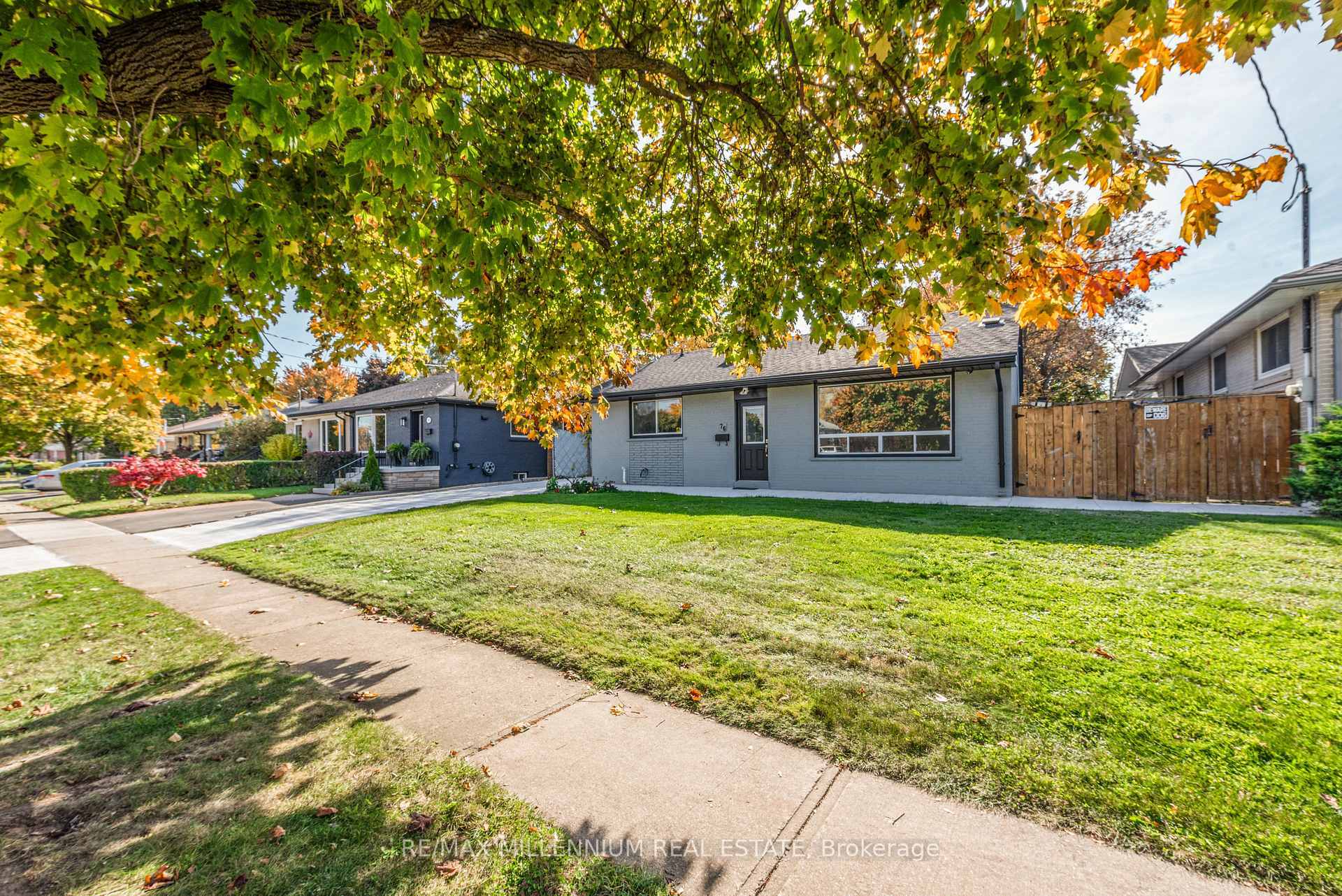 Property Photo: 76 Raylawn Crescent ON L7G 4N1