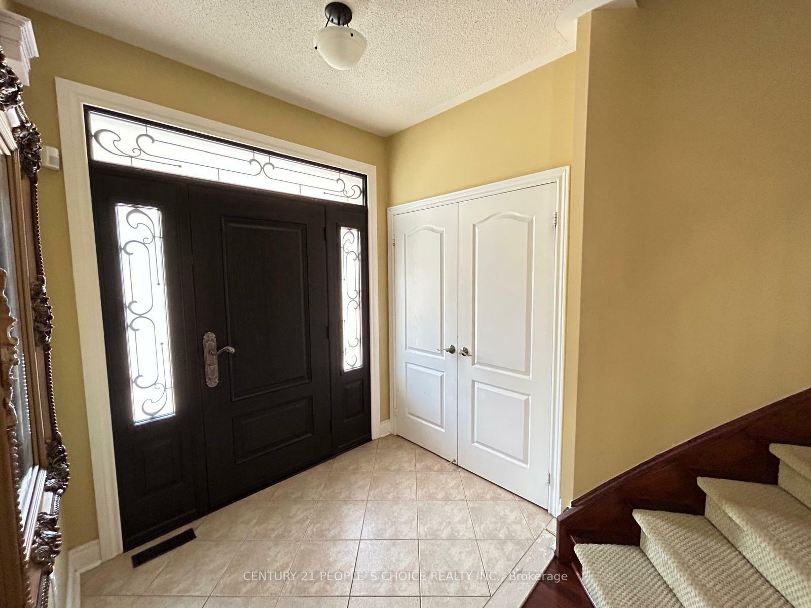 Photo de la propriété: 128 Mount Royal Circle ON L6P 1W4