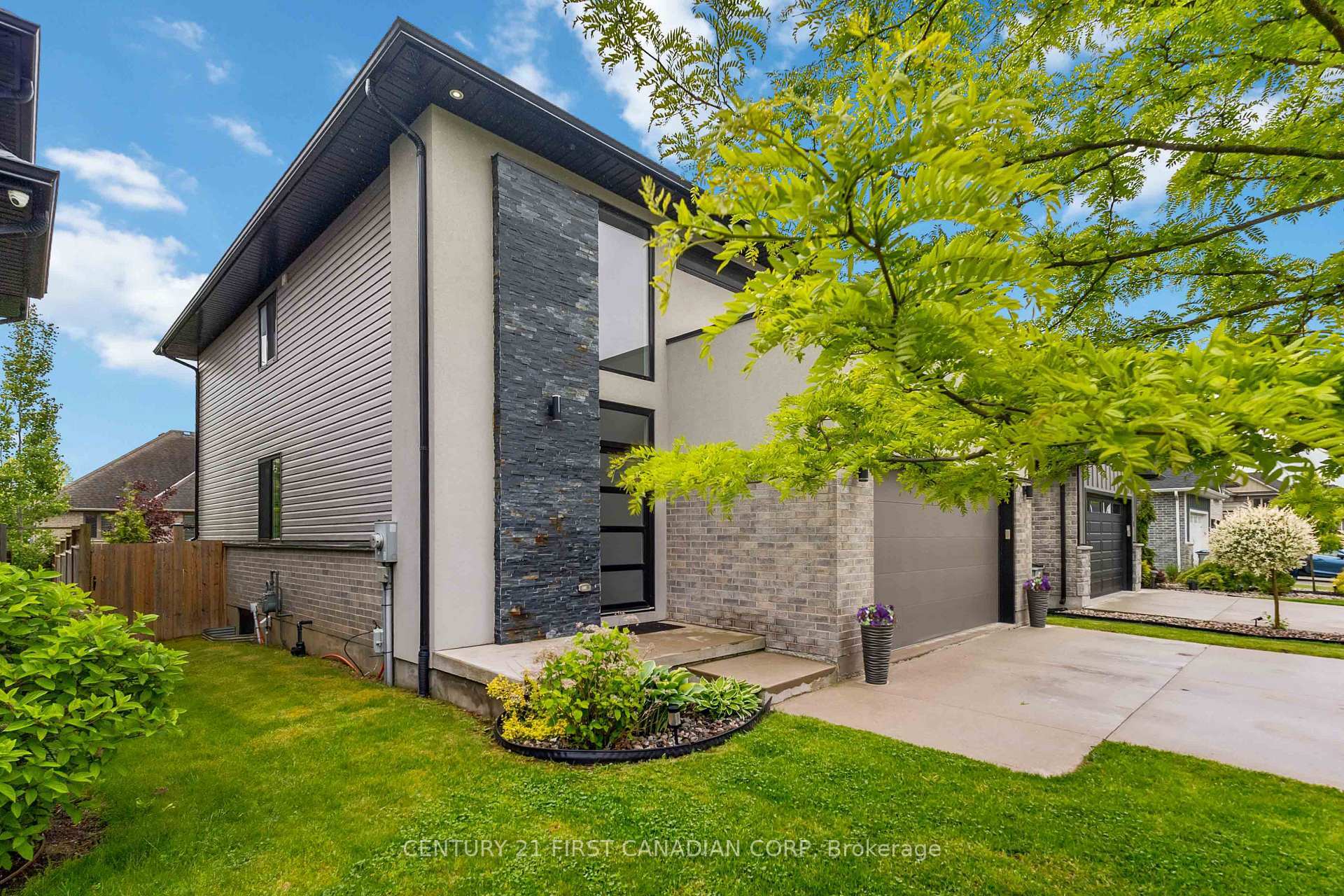 Photo de la propriété:  41 Earlscourt Terrace 67  ON N0L 1R0 