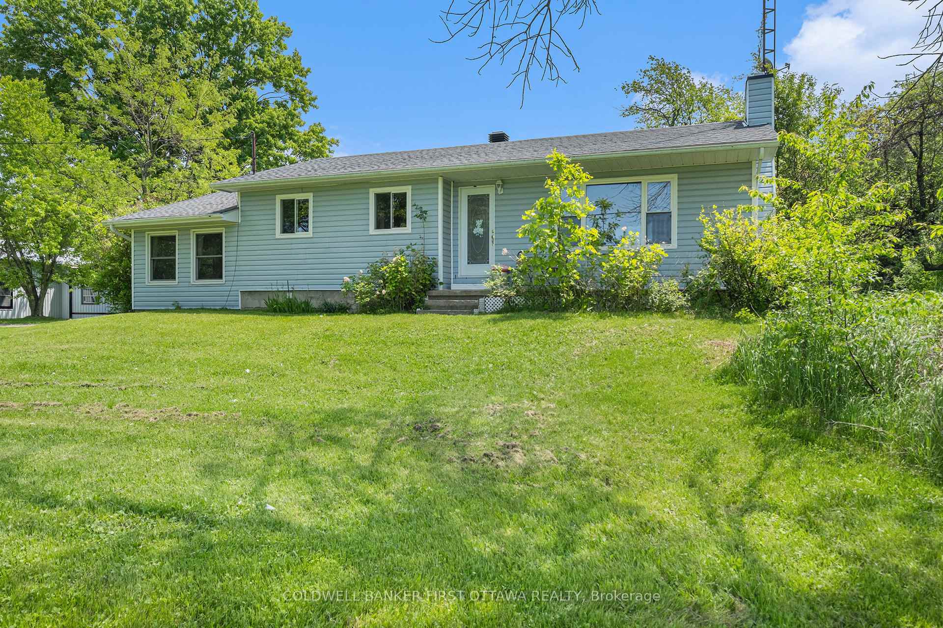 Photo de la propriété:  2185 Tennyson Road  ON K7H 3C8 