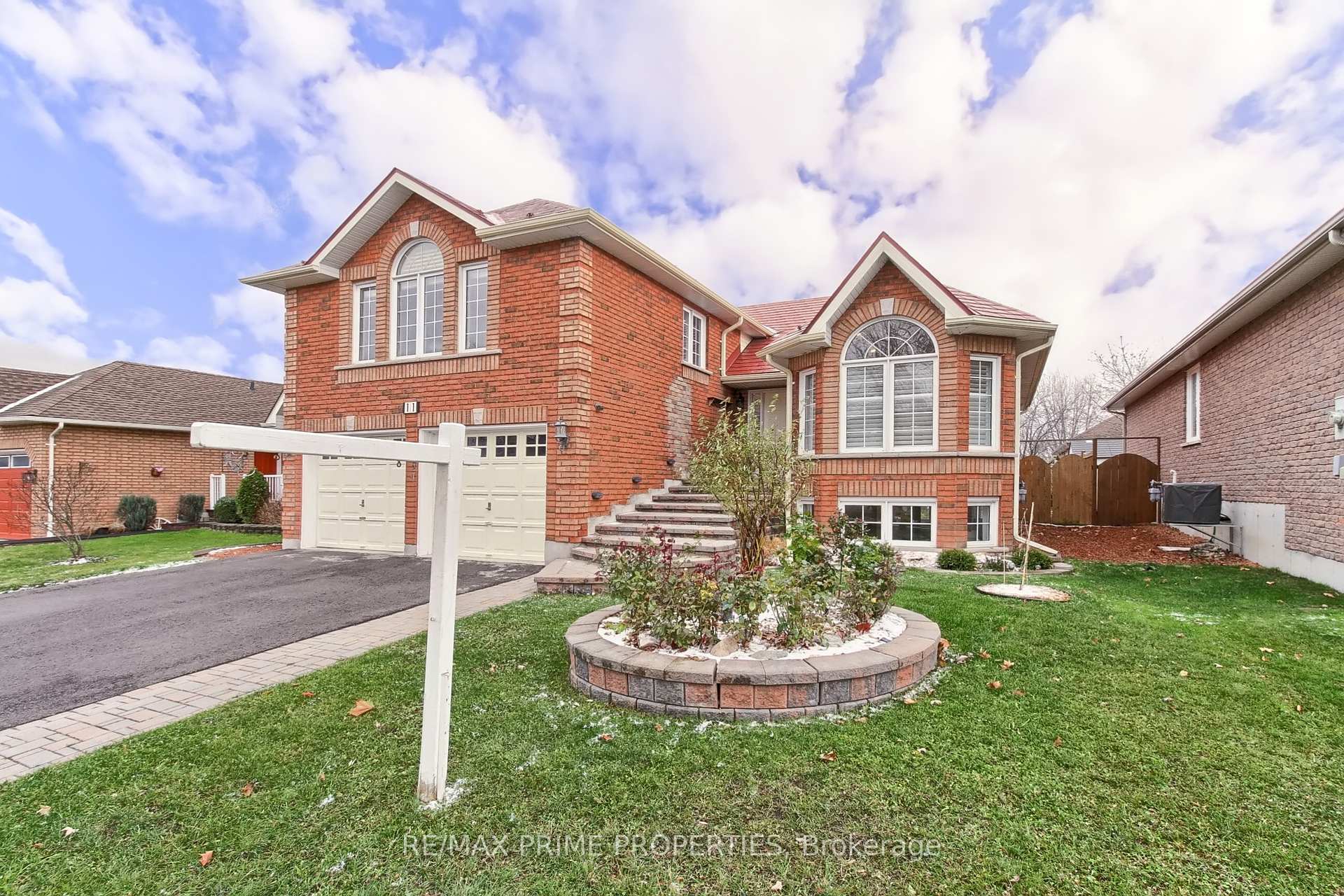 Property Photo: 11 Kerfoot Crescent ON L4P 4B8