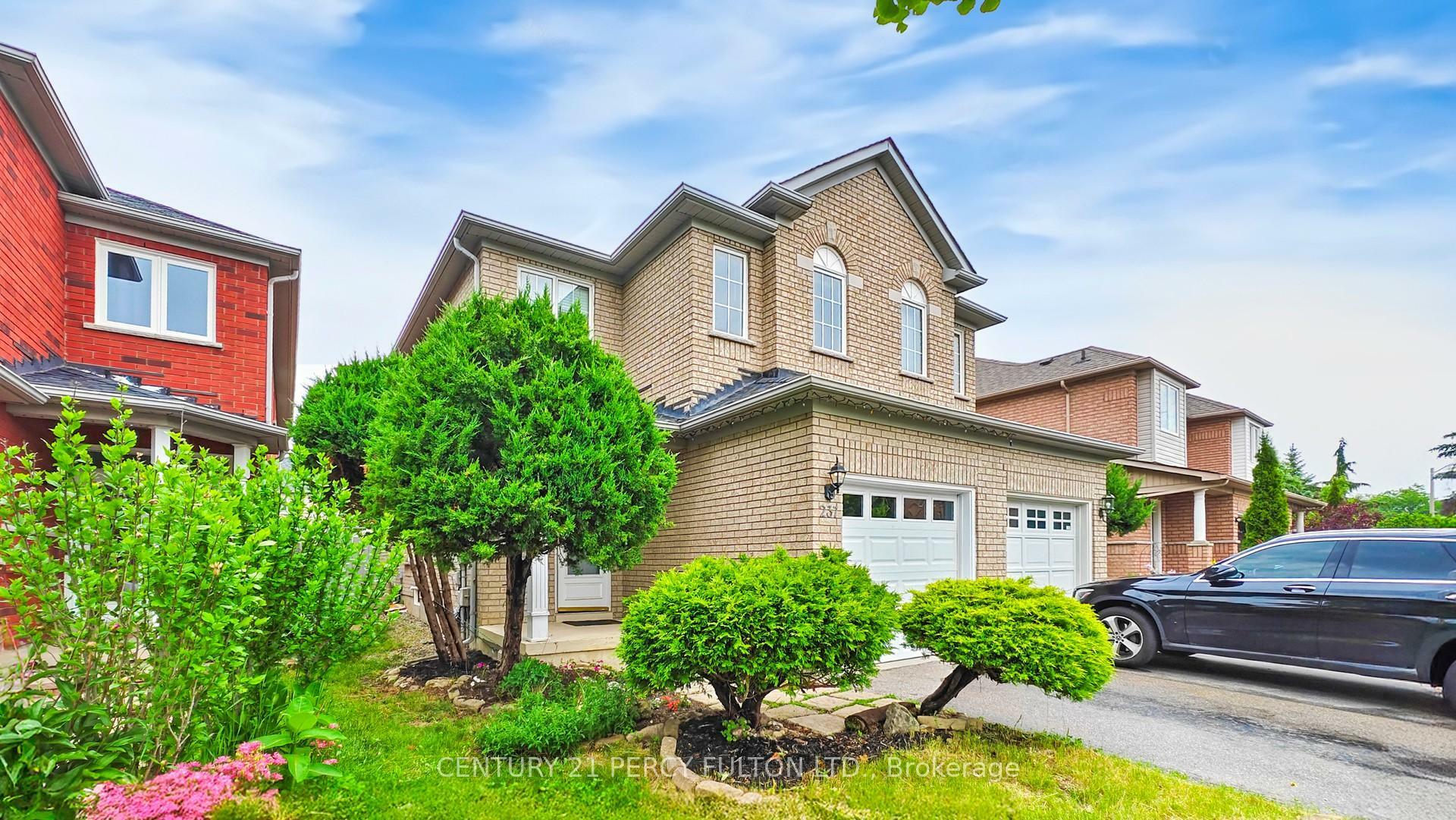 Photo de la propriété: 237 Royal Appian Crescent ON L4K 5L3